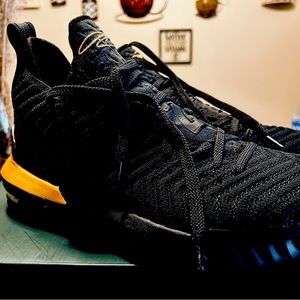 New Lebron 16 I’m King shoes 👟 I had these since 2018